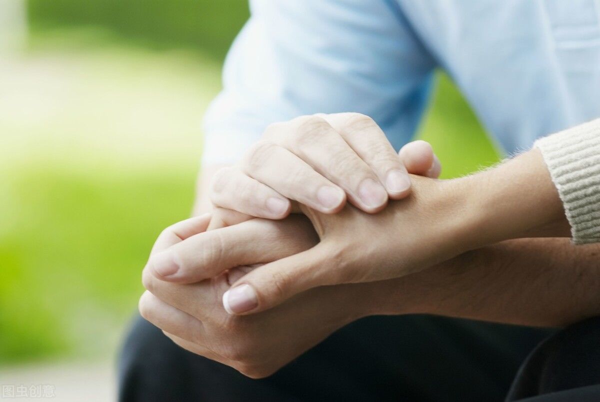 木棉花|60岁结肠癌晚期爸爸在ICU受尽折磨，想放弃化疗，我选择这么做