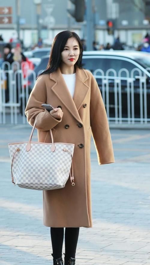 小仙女们|甜美气质小姐姐,穿卡其色风衣,美丽大方可爱迷人