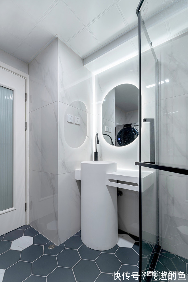 隔断|少见100㎡三居改两居,大胆配色尽显高级