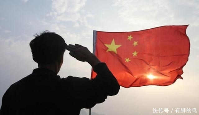 71年前,支持五星红旗的才15人,第三号设计作品最高票185人