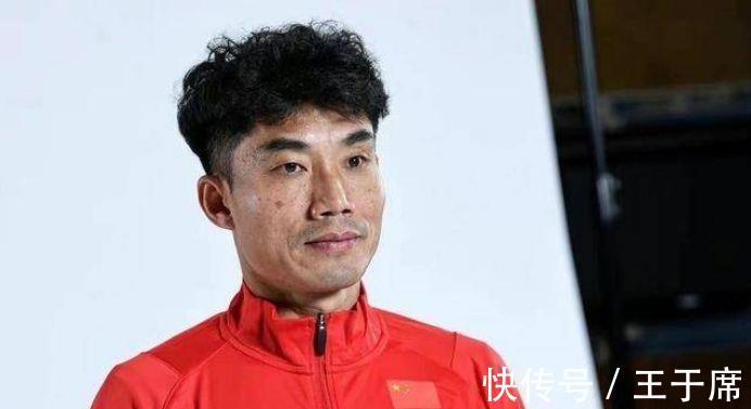 越南|20点!国足尊严战,首发11人空降,郑智携手5大归化,CCTV5直播