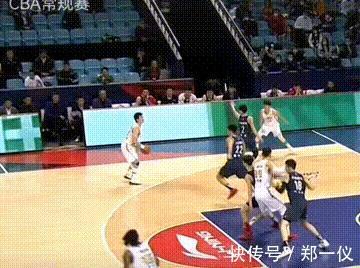 冬奥|体坛联播|武磊补时出场西班牙人输球,曼联2球领先被逼平
