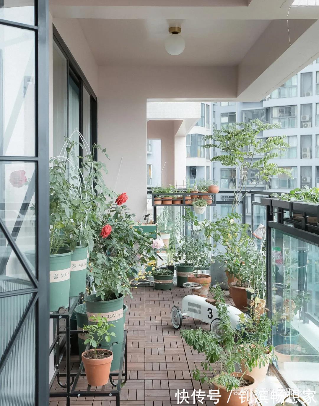 gt|5㎡的阳台被糟蹋成了垃圾场,一个小改造,没想到这么惊喜!