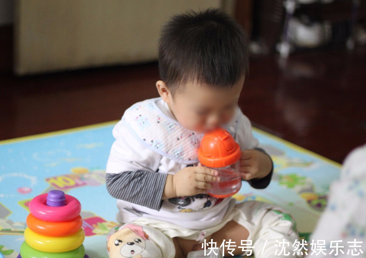 彤彤|3岁半孩子因喝水进医院，医生提醒三个时间段不要给孩子喝水
