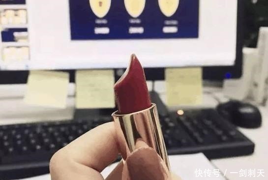 形状|千万不要看女孩子用过的口红,形状各异的杰作,能让你笑一天