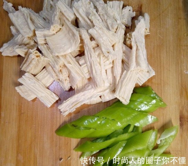 酱烧腐竹,腐竹这样做,比肉还好吃!