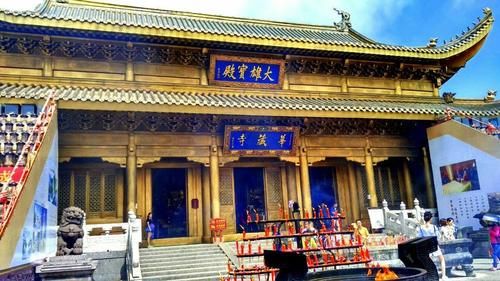 江苏一座寺庙，是江南十大名刹之一，有百年历史