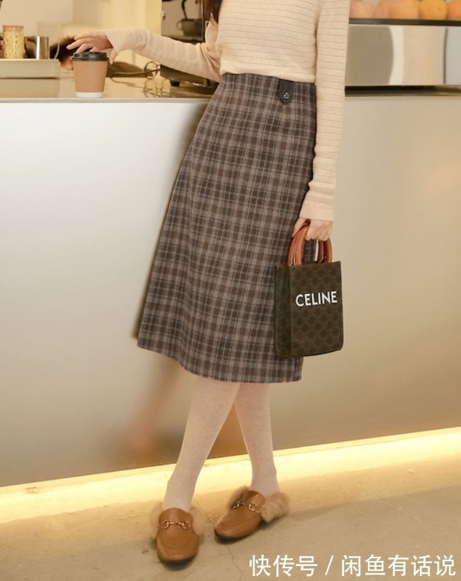 高级感|女人40岁后穿搭要做减法,记住这3个关键点,时髦还有高级感