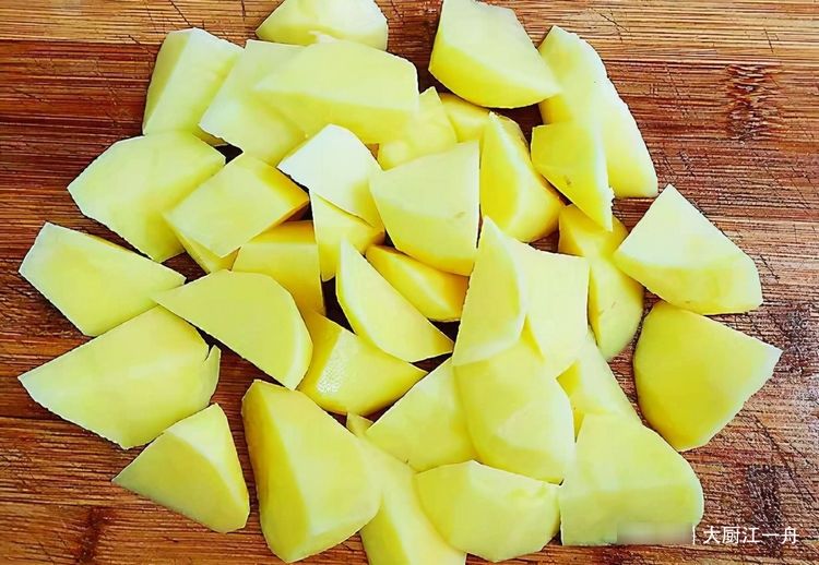 天冷后要多吃土豆,分享土豆的8种做法,煎炒拌炸样样有,真解馋