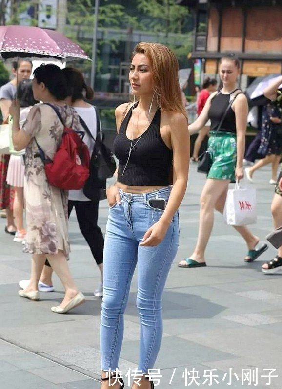 穿搭用心才更美,值得一试,时尚大方显身材