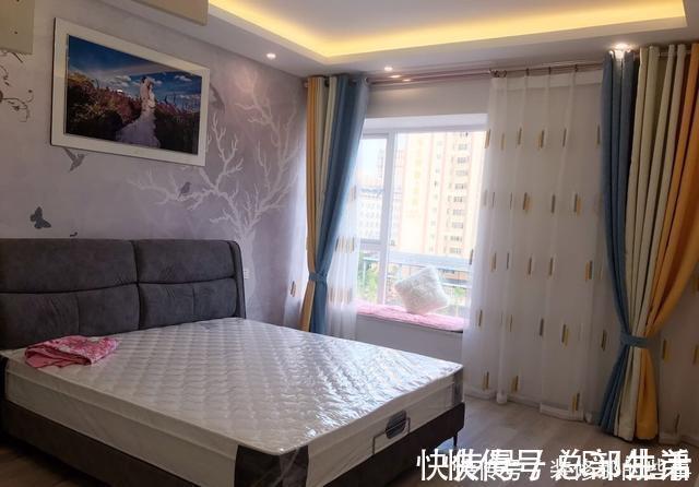 壁纸|130平新房装修花22万,客厅没阳台但超级漂亮,最满意一屋子窗帘
