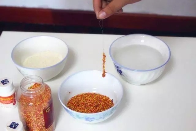 蚯蚓做饵没鱼口,这样先加工下蚯蚓,渔获暴增数十倍!