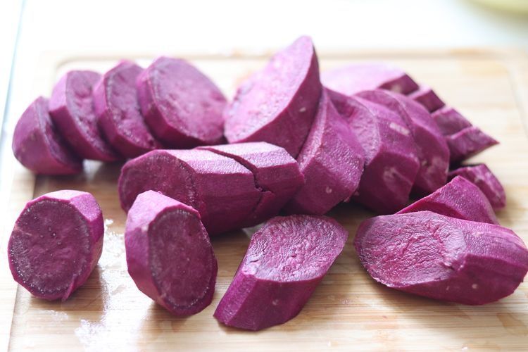 在家制作紫薯贝壳包，口感软糯，营养健康又美味