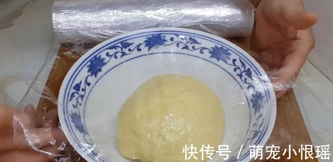 面粉别蒸馒头了,加2个鸡蛋,外皮焦脆不油腻,学会都能摆摊了