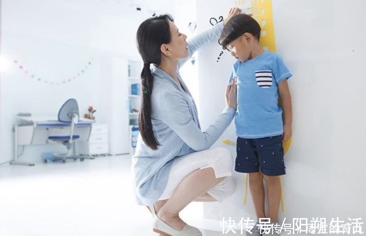 膨化食品|这些食物吃多了可能会影响孩子长个,家长要牢记别再买给孩子吃了