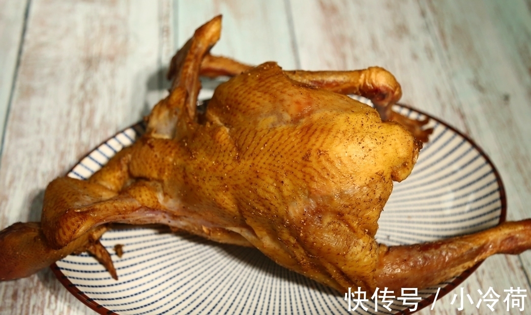 红烧酱油|跟30年老大厨学来的秘制鸡做法：外焦里嫩，筷子一扒就脱骨！