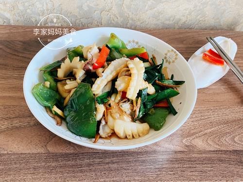  干煸墨鱼，过年必备下酒小菜，又鲜又嫩超好吃，待客家宴少不了