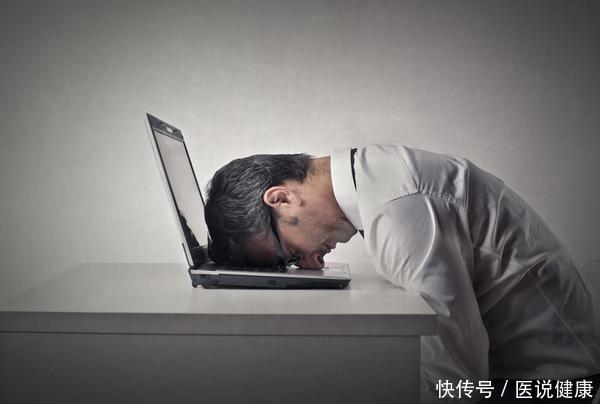 发病|脑梗来势汹汹?告诫:这4种行为是脑梗的“催化剂”,早改才好