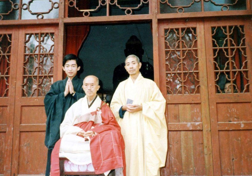 曾闻名全国的海灯法师,为何现在无人知晓?他是如何欺骗国人的?