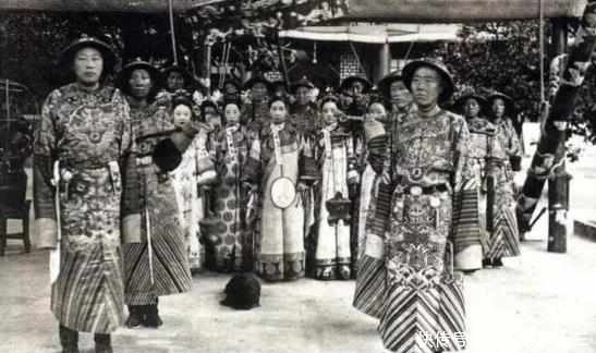 出名|清朝出名的太监,都服侍过慈禧,有个活到了新中国,以炸油条为生