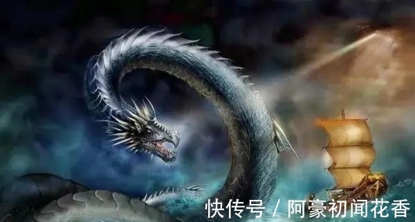 天良!同治年间,俩乞丐街头耍“人面蛇”,真相令人胆寒:此非蛇而是人