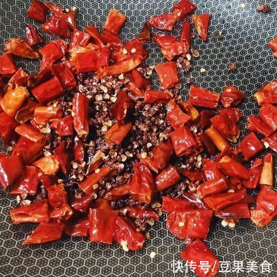 美食|没有人可以逃得过川味 水煮肉片的美食诱惑