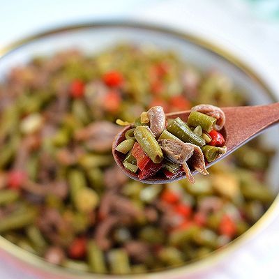 红辣椒|酸豆角炒鸡杂