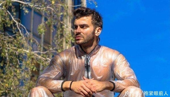 为了冬天能晒阳光, 国外发明透明衣服走上街, 保暖又透光