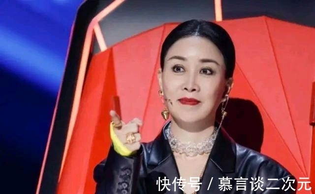 那英|《好声音》那英差点说错话,张碧晨一句话及时补救,太聪明了
