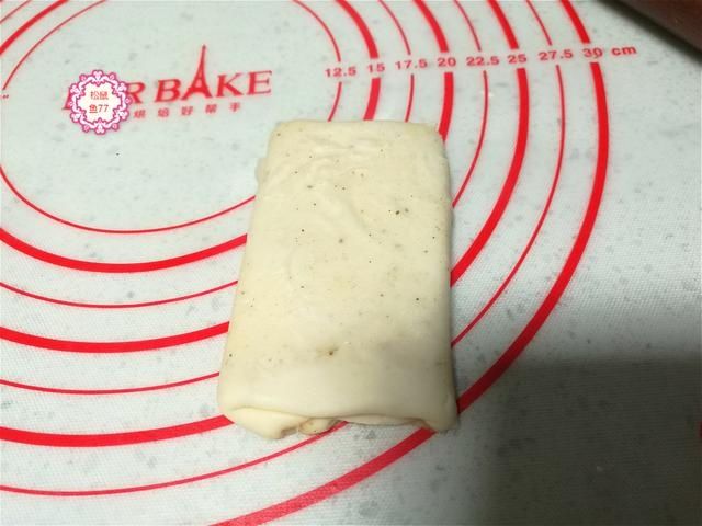 油皮|薄薄的皮儿脆脆的壳儿,一捏就碎一碰就掉渣,这个烧饼真香