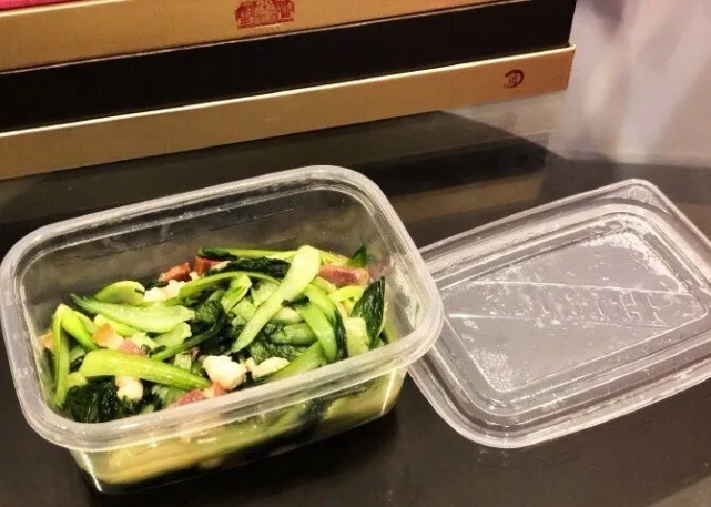 38歲主持人華少血管破裂,暴瘦30斤廢掉一個人,就讓他忙到透支