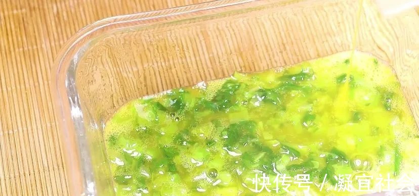 偏食|别做蒸蛋给宝宝吃了!跟我做,孩子更爱吃,软糯好消化,辅食首选