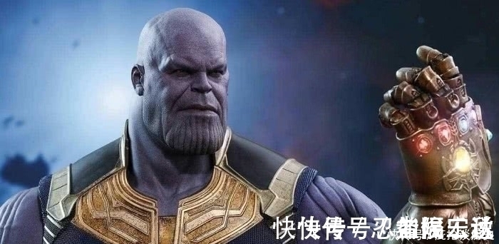 无限手套|浩克自制手办:手拿灭霸头颅,装备振金手臂,无敌浩克无疑了