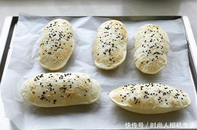  做法|面粉换个做法，个个空心，鼓大泡，咬一口酥掉渣，比面包好吃