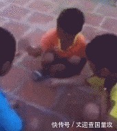 |搞笑GIF: 请原谅我不厚道的笑了 吃饭的时候最好不要看