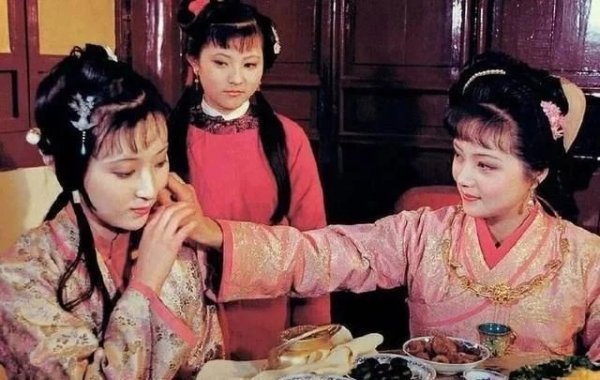 薛宝钗@如果你是男人,你愿意娶宝钗还是娶黛玉