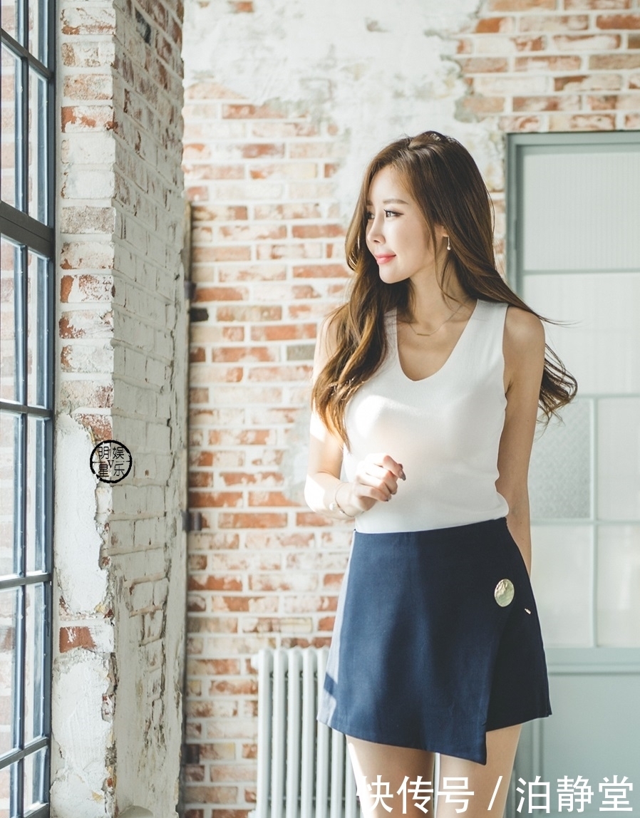 写真|美女模特写真:别致短裙,更有魅力