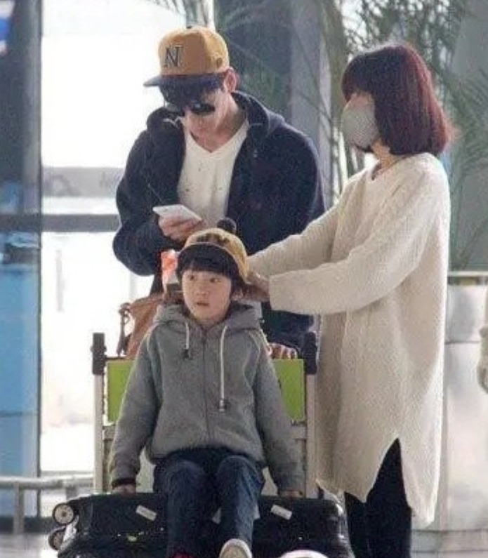 頒獎典禮|張亮的毀滅史:從“好爸爸”到“無人問津”,他哪步走錯了?