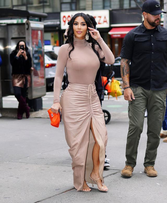 顺色|潮流的女孩子都在用的顺色搭配法, 谁穿谁好看, 看起来舒服又时髦