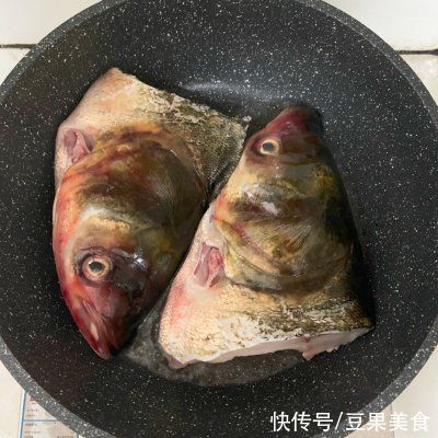 滋补|秋季滋补养生，怎能少的了胖头鱼炖萝卜