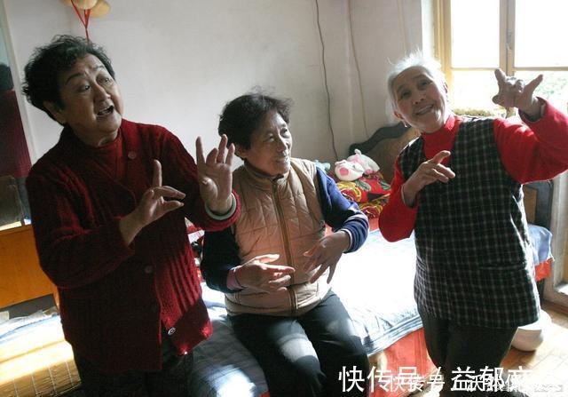 根源|老年痴呆的根源被揭晓！3个看似养生的“好习惯”，劝你避而远之