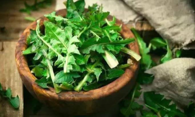 血压|血压高的人,不想脑溢血,少碰4种食物,谨记补三物,做三控