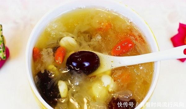 熬煮|煮银耳汤不出胶大厨教你这4个小技巧,出胶多又黏稠