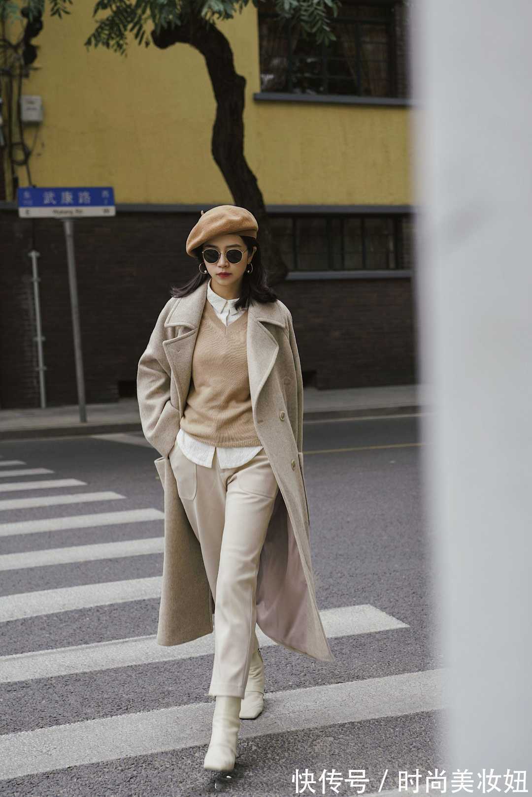 9分裤 “打底裤”已经过时了,今年穿直筒9分裤配短靴,高级保暖显腿长