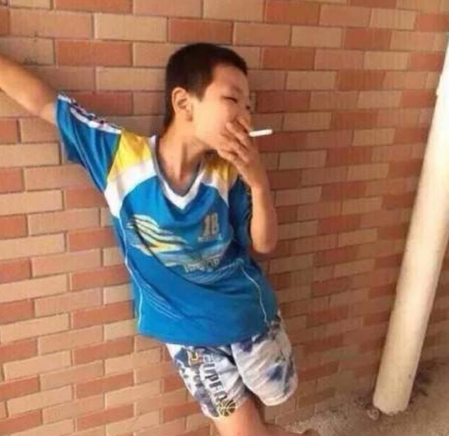 寄宿|“再苦我也不让孩子住校”,白岩松的一番话,揭开寄宿学校的危害