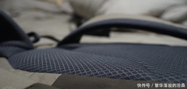 35个矿泉水瓶制作的背包——STOCKHOLM城市背包简评