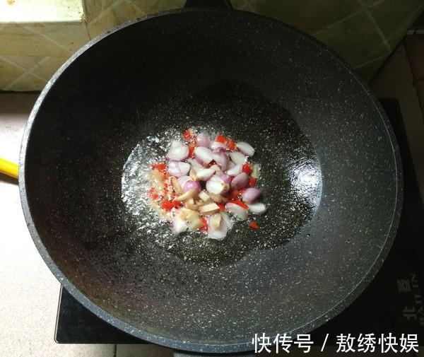 它是鱼腥的“死对头”，炖鱼时加一点，鱼肉更鲜嫩，一点都不腥！