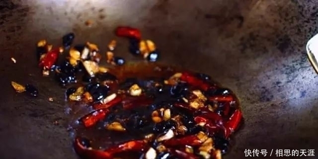  脆爽|炒土豆丝,千万不要直接炒,2个小诀窍,土豆丝香辣脆爽,超好吃