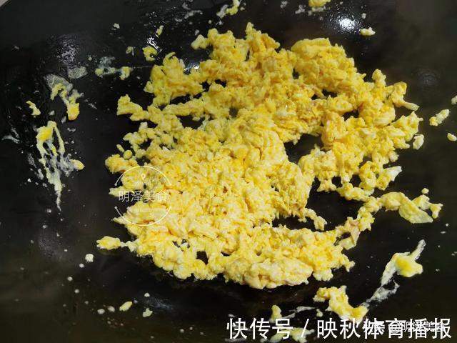 玉米粒|剩米饭这样炒，营养丰富味道好，比吃大鱼大肉还要香，不信你试试