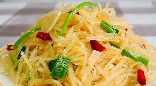 好吃|炒土豆丝,啥时候放醋是关键!顺序对了,就算随便炒炒都爽脆好吃